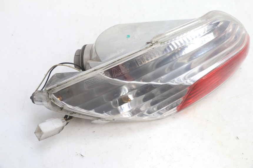 photo de FAROL TRASEIRO ESQUERDO PIAGGIO MP3 125 (2006 - 2014) - Outro ângulo de visão