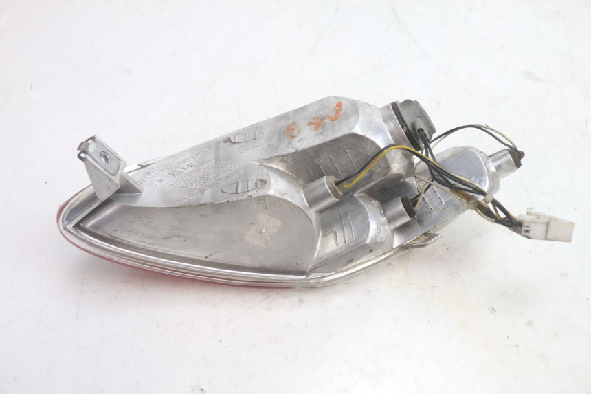 photo de FAROL TRASEIRO ESQUERDO PIAGGIO MP3 125 (2006 - 2014) - Ampliação técnica