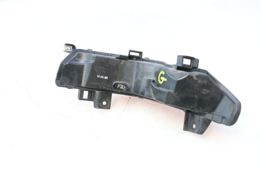 photo de FAROL TRASEIRO ESQUERDO PIAGGIO MP3 500 (2016 - 2018) - Ampliação técnica