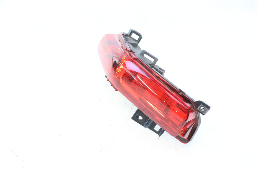 photo de FAROL TRASEIRO ESQUERDO PIAGGIO MP3 500 (2016 - 2018) - Peça verificada