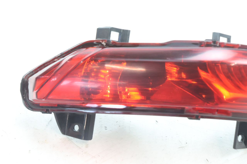 photo de FAROL TRASEIRO ESQUERDO PIAGGIO MP3 500 (2016 - 2018) - Detalhe da peça