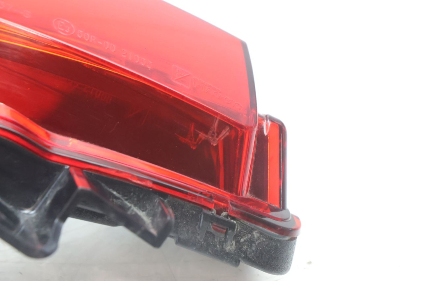 photo de FAROL TRASEIRO ESQUERDO PIAGGIO MP3 500 (2016 - 2018) - Estado da superfície
