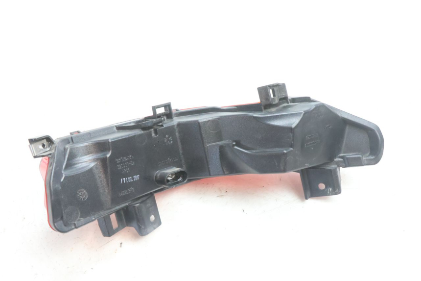 photo de FAROL TRASEIRO ESQUERDO PIAGGIO MP3 500 (2016 - 2018) - Peça verificada