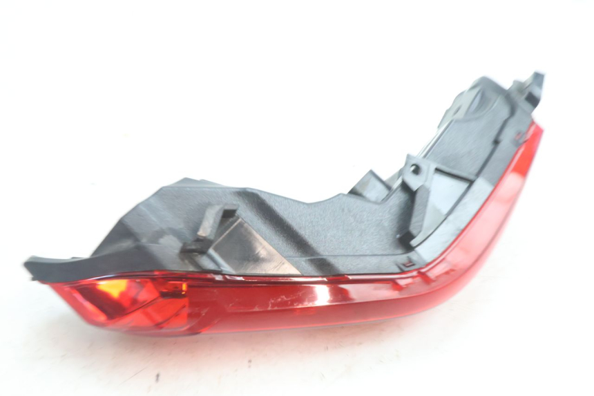 photo de FAROL TRASEIRO ESQUERDO PIAGGIO MP3 500 (2016 - 2018) - Marcações e referências