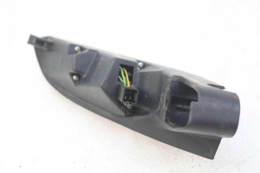 photo de FAROLIM TRASEIRO ESQUERDO PEUGEOT SATELIS COMPRESSOR K15 125 (2006 - 2009) - Detalhe da peça