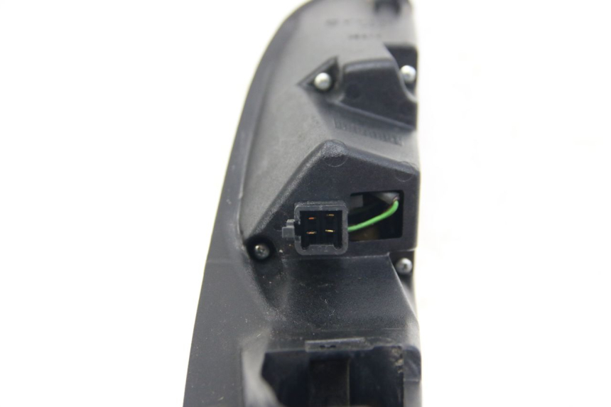 photo de FAROLIM TRASEIRO ESQUERDO PEUGEOT SATELIS 125 (2006 - 2009) - Pontos de fixação