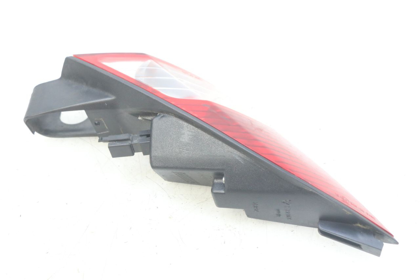 photo de FAROL TRASEIRO ESQUERDO PEUGEOT SATELIS 125 (2010 - 2012) - Pontos de fixação