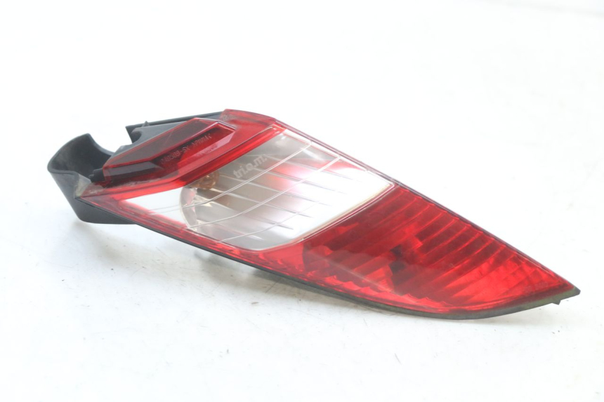 photo de FAROL TRASEIRO ESQUERDO PEUGEOT SATELIS 125 (2010 - 2012) - Outro ângulo de visão