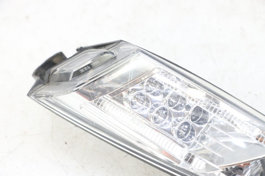 photo de FAROL TRASEIRO ESQUERDO PEUGEOT SATELIS 125 (2013 - 2018) - Vista do produto