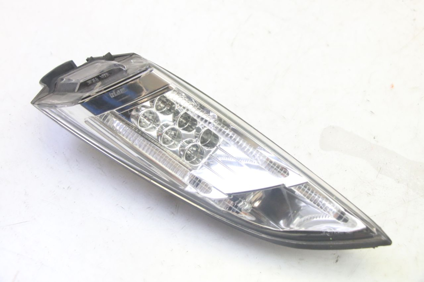 photo de FAROL TRASEIRO ESQUERDO PEUGEOT SATELIS 125 (2010 - 2012) - Outro ângulo de visão