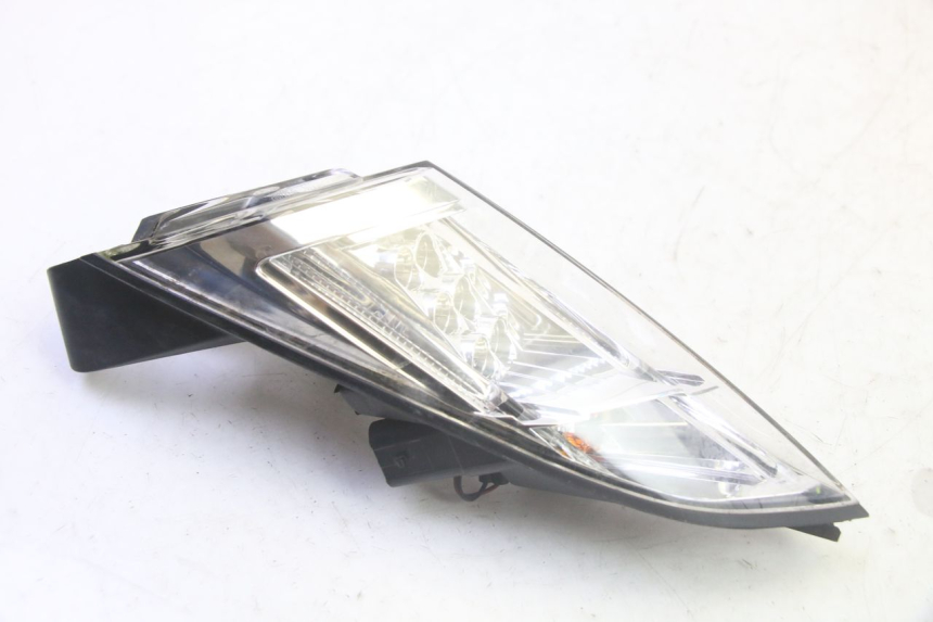 photo de FAROL TRASEIRO ESQUERDO PEUGEOT SATELIS 125 (2013 - 2018) - Vista principal