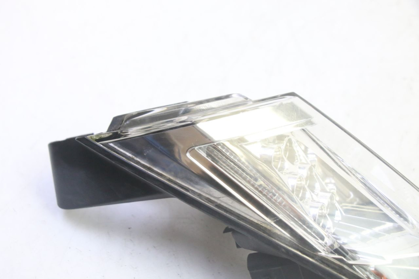 photo de FAROL TRASEIRO ESQUERDO PEUGEOT SATELIS 125 (2013 - 2018) - Detalhe da peça