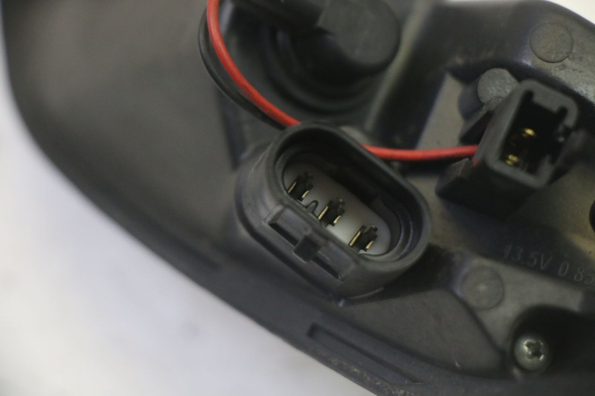 photo de FAROL TRASEIRO ESQUERDO PEUGEOT SATELIS 125 (2013 - 2018) - Peça verificada