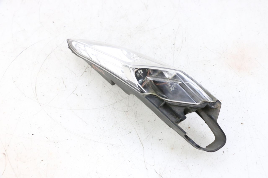 photo de FAROL TRASEIRO ESQUERDO PEUGEOT SATELIS 125 (2013 - 2018) - Detalhe da peça