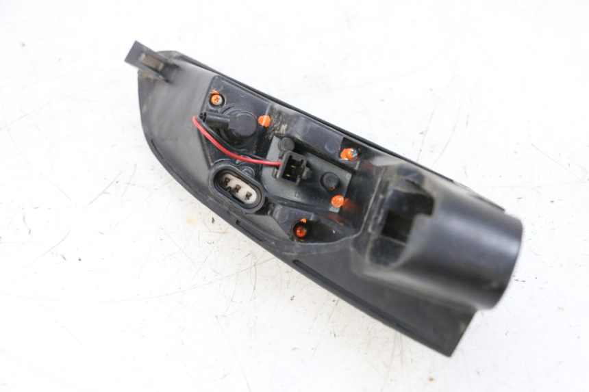 photo de FAROL TRASEIRO ESQUERDO PEUGEOT SATELIS 125 (2013 - 2018) - Ampliação técnica