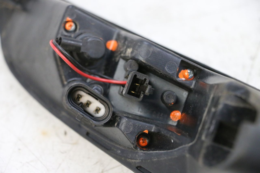 photo de FAROL TRASEIRO ESQUERDO PEUGEOT SATELIS 125 (2013 - 2018) - Vista geral