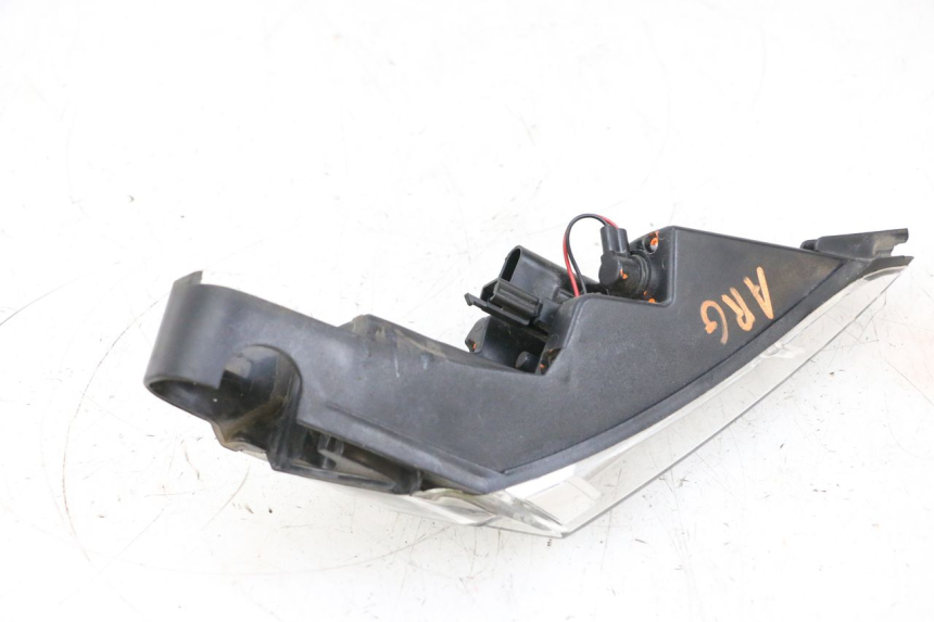 photo de FAROL TRASEIRO ESQUERDO PEUGEOT SATELIS 125 (2013 - 2018) - Pontos de fixação