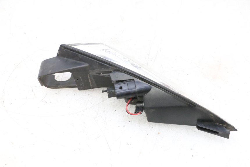 photo de FAROL TRASEIRO ESQUERDO PEUGEOT SATELIS 125 (2013 - 2018) - Estado da superfície
