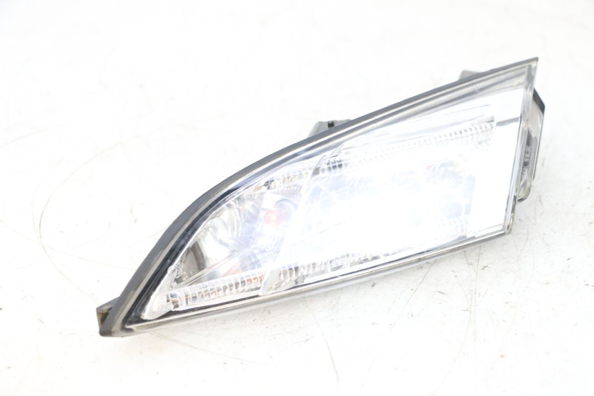 photo de FAROL TRASEIRO ESQUERDO PEUGEOT SATELIS 125 (2013 - 2018) - Peça verificada