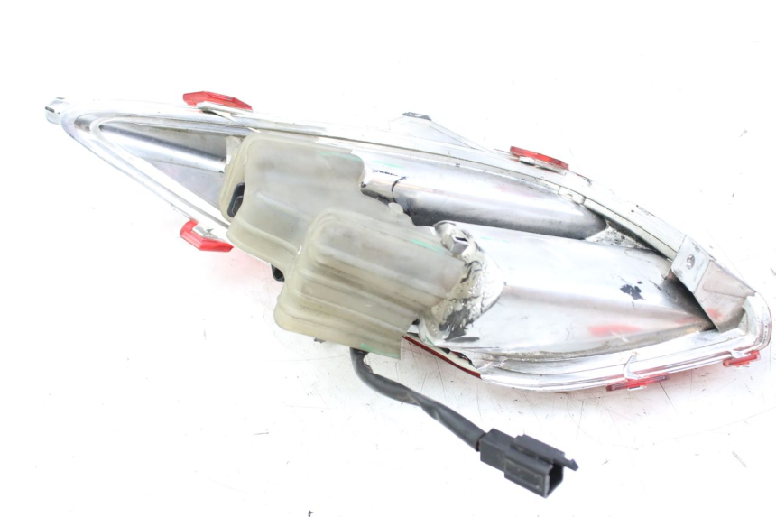 photo de FAROL TRASEIRO ESQUERDO MBK SKYCRUISER 125 (2010 - 2013) - Detalhe da peça