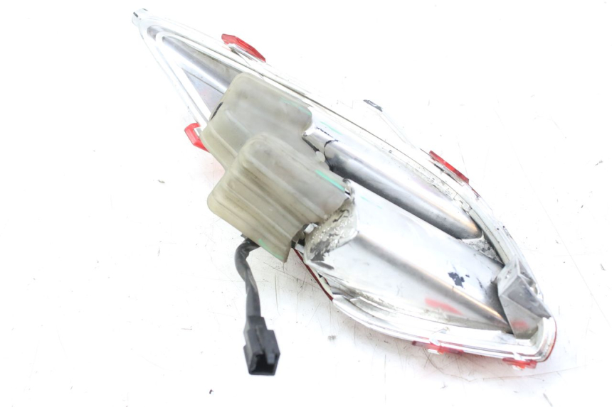 photo de FAROL TRASEIRO ESQUERDO MBK SKYCRUISER 125 (2010 - 2013) - Outro ângulo de visão