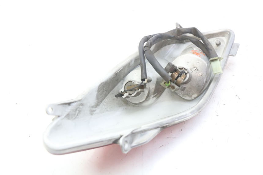photo de FAROL TRASEIRO ESQUERDO MBK SKYCRUISER 125 (2006 - 2009) - Zoom do estado de desgaste