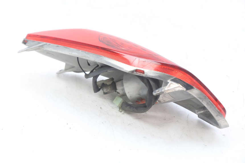 photo de FAROL TRASEIRO ESQUERDO MBK SKYCRUISER 125 (2006 - 2009) - Outro ângulo de visão