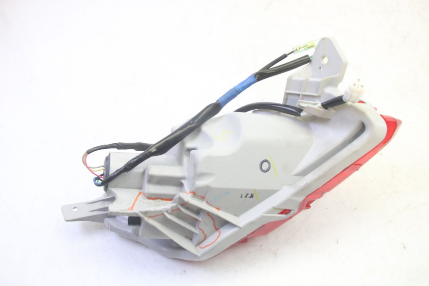 photo de FAROLIM TRASEIRO ESQUERDO YAMAHA TRICITY 300 (2020 - 2024) - Ampliação técnica
