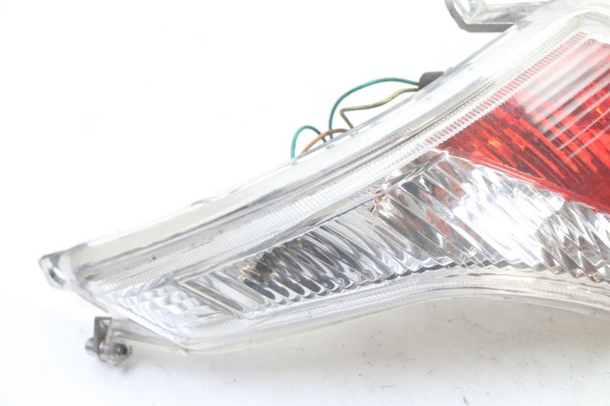 photo de FAROLIM TRASEIRO ESQUERDO PEUGEOT VIVACITY NEW 2T 50 (2008 - 2017) - Detalhe da peça
