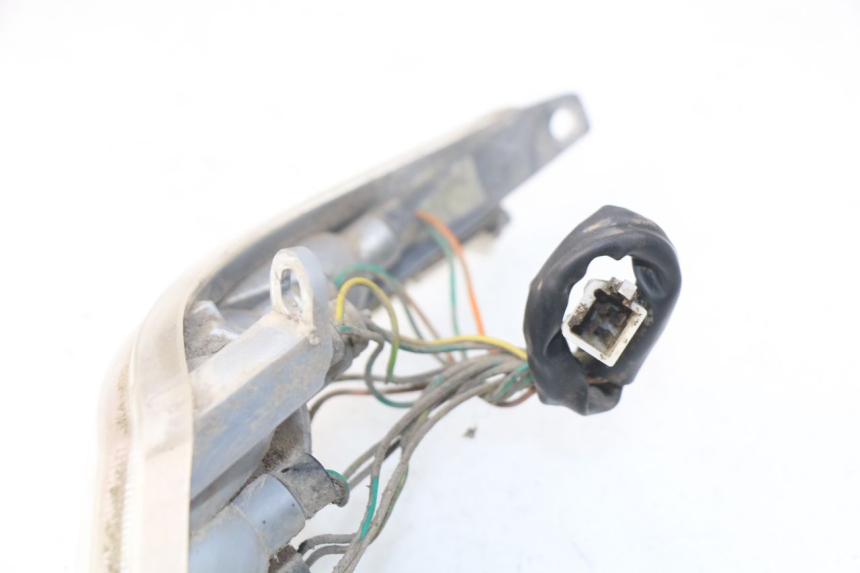 photo de FAROL TRASEIRO ESQUERDO PEUGEOT VIVACITY NEW 4T 50 (2008 - 2017) - Detalhe da peça
