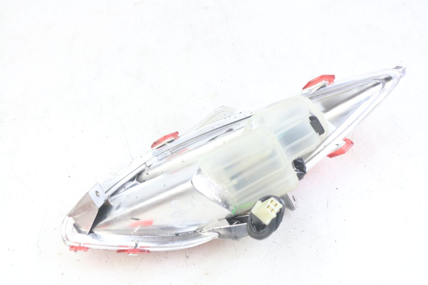 photo de FAROL TRASEIRO ESQUERDO YAMAHA X-MAX XMAX 125 (2010 - 2013) - Detalhe da peça