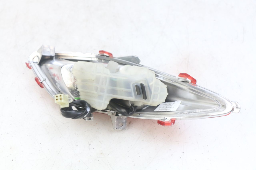 photo de FAROL TRASEIRO ESQUERDO YAMAHA X-MAX XMAX 125 (2010 - 2013) - Outro ângulo de visão