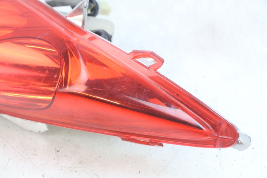photo de FAROL TRASEIRO ESQUERDO YAMAHA X-MAX XMAX 125 (2010 - 2013) - Pontos de fixação