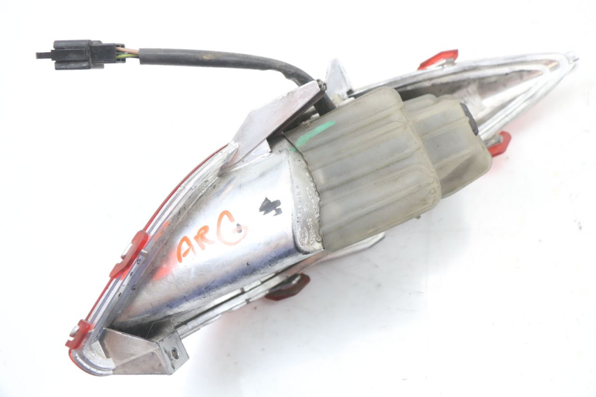 photo de FAROL TRASEIRO ESQUERDO YAMAHA X-MAX XMAX 125 (2010 - 2013) - Ampliação técnica