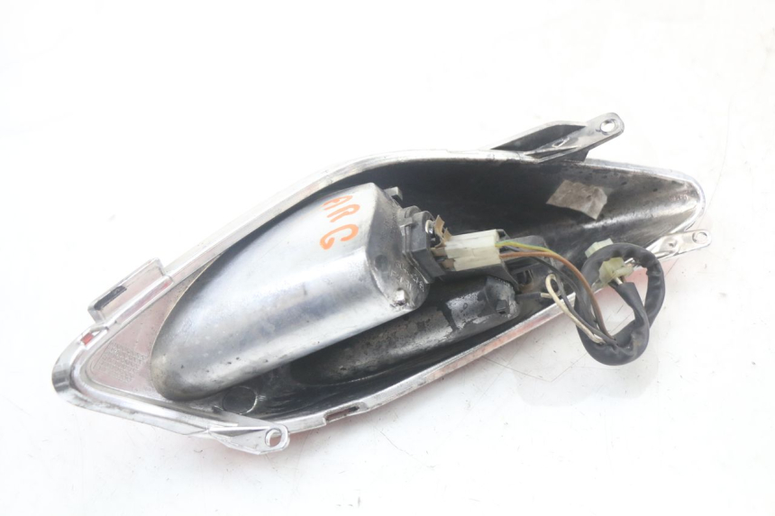 photo de FAROL TRASEIRO ESQUERDO YAMAHA XMAX X-MAX 125 (2006 - 2009) - Vista geral