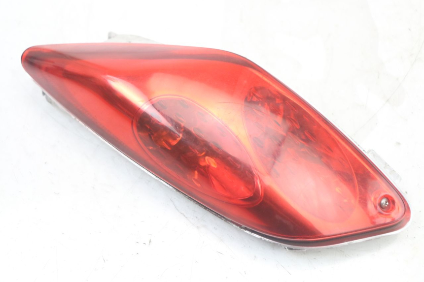 photo de FAROL TRASEIRO ESQUERDO YAMAHA XMAX X-MAX 125 (2006 - 2009) - Vista principal