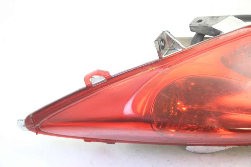 photo de FAROL TRASEIRO ESQUERDO YAMAHA X-MAX XMAX 125 (2010 - 2013) - Detalhe da peça