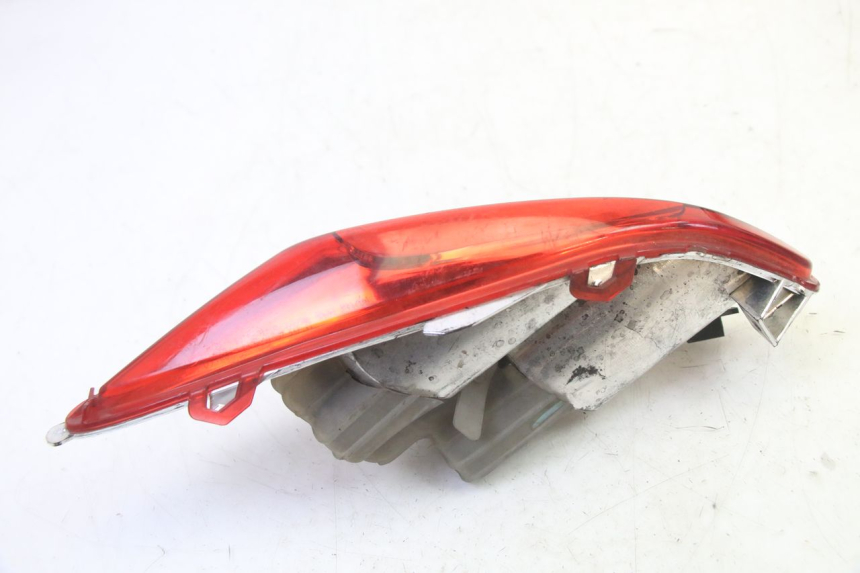 photo de FAROL TRASEIRO ESQUERDO YAMAHA X-MAX XMAX 125 (2010 - 2013) - Pontos de fixação
