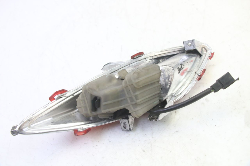photo de FAROL TRASEIRO ESQUERDO YAMAHA X-MAX XMAX 125 (2010 - 2013) - Peça verificada