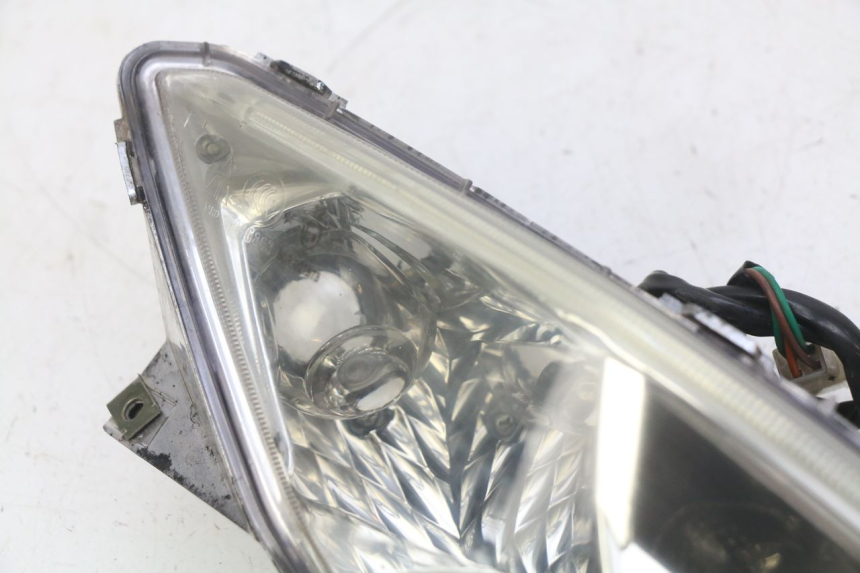 photo de FAROL TRASEIRO ESQUERDO YAMASAKI YM T 125 (2015 - 2020) - Peça verificada