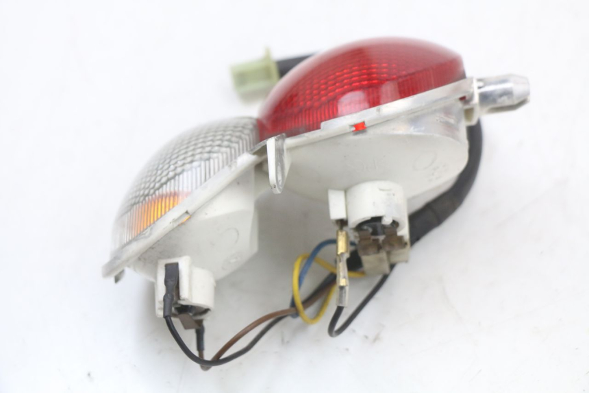 photo de FAROL TRASEIRO ESQUERDO YAMAHA YP MAJESTY 125 (2002 - 2006) - Ampliação técnica