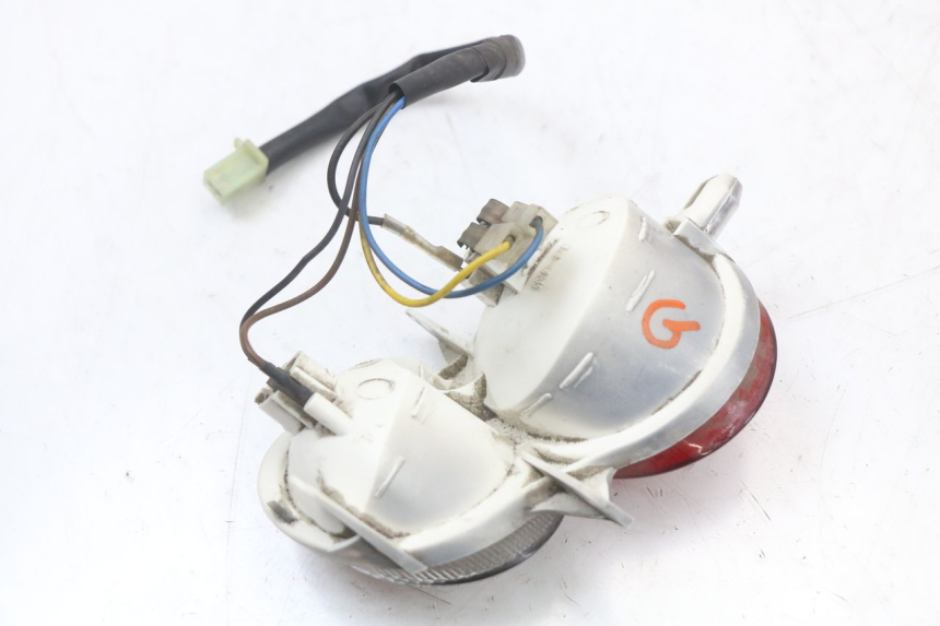 photo de FAROL TRASEIRO ESQUERDO YAMAHA YP MAJESTY 125 (2002 - 2006) - Vista geral