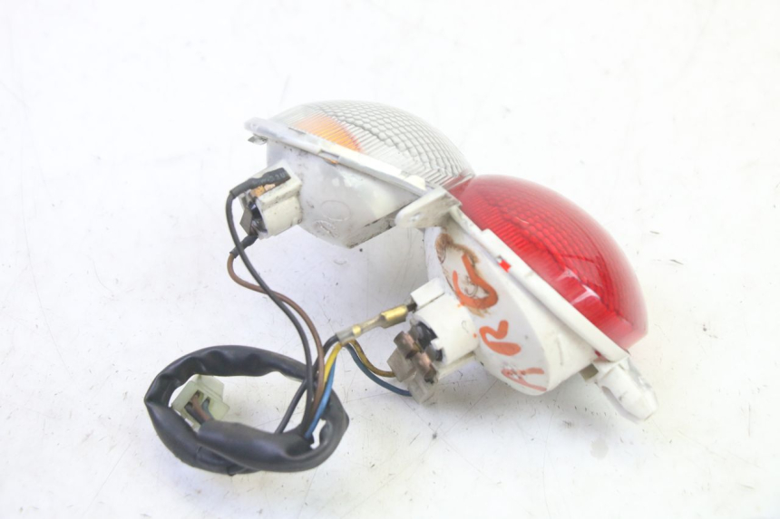 photo de FAROL TRASEIRO ESQUERDO YAMAHA YP MAJESTY 125 (2002 - 2006) - Vista geral