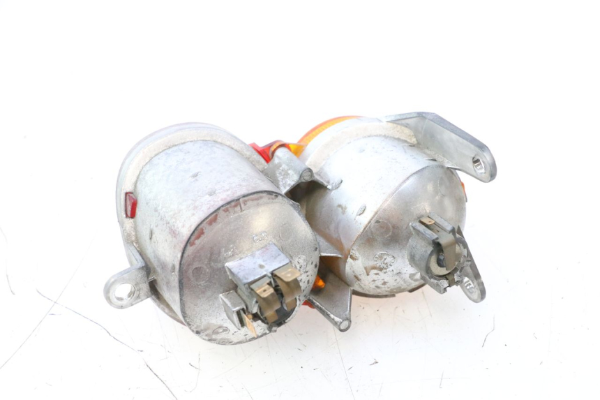 photo de LUZ TRASEIRA ESQUERDA YAMAHA YP MAJESTY 125 (1998 - 2001) - Ampliação técnica
