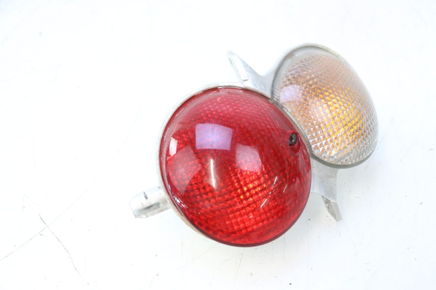 photo de FAROL TRASEIRO ESQUERDO YAMAHA YP MAJESTY 125 (2007 - 2010) - Ampliação técnica