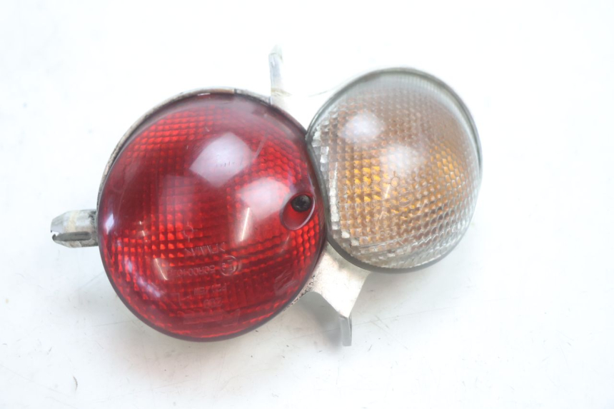 photo de FAROL TRASEIRO ESQUERDO YAMAHA YP MAJESTY 125 (2002 - 2006) - Vista principal