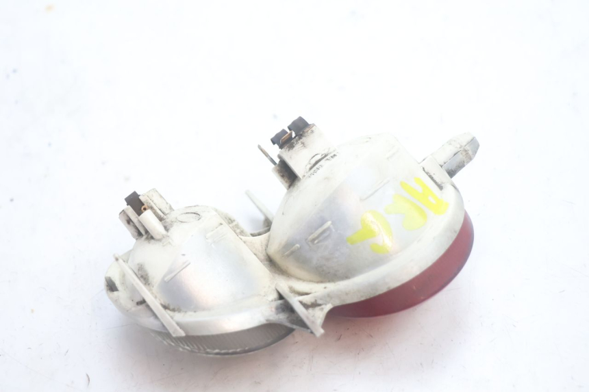 photo de FAROL TRASEIRO ESQUERDO YAMAHA YP MAJESTY 125 (2002 - 2006) - Outro ângulo de visão