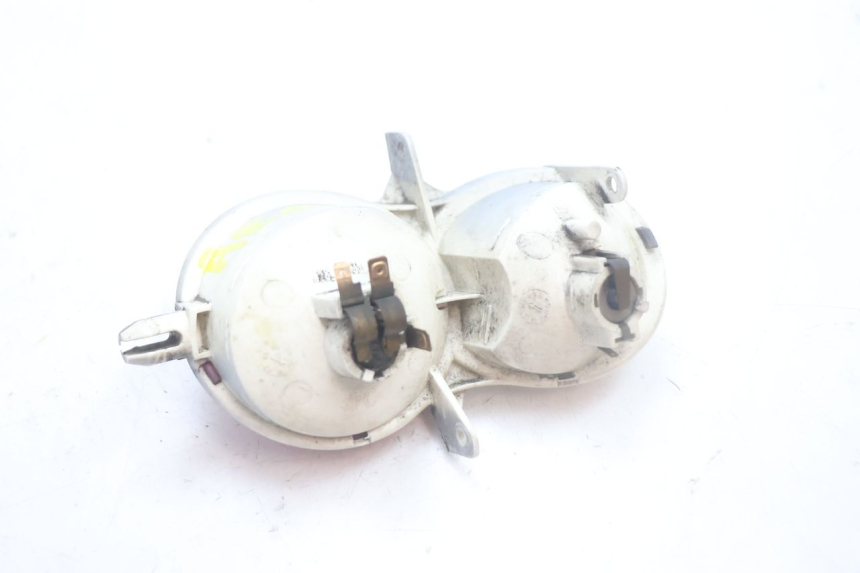 photo de FAROL TRASEIRO ESQUERDO YAMAHA YP MAJESTY 125 (2002 - 2006) - Ampliação técnica