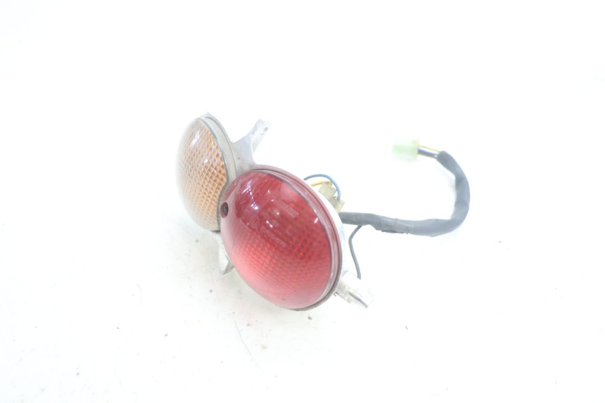 photo de FAROL TRASEIRO ESQUERDO YAMAHA YP MAJESTY 125 (2002 - 2006) - Detalhe da peça