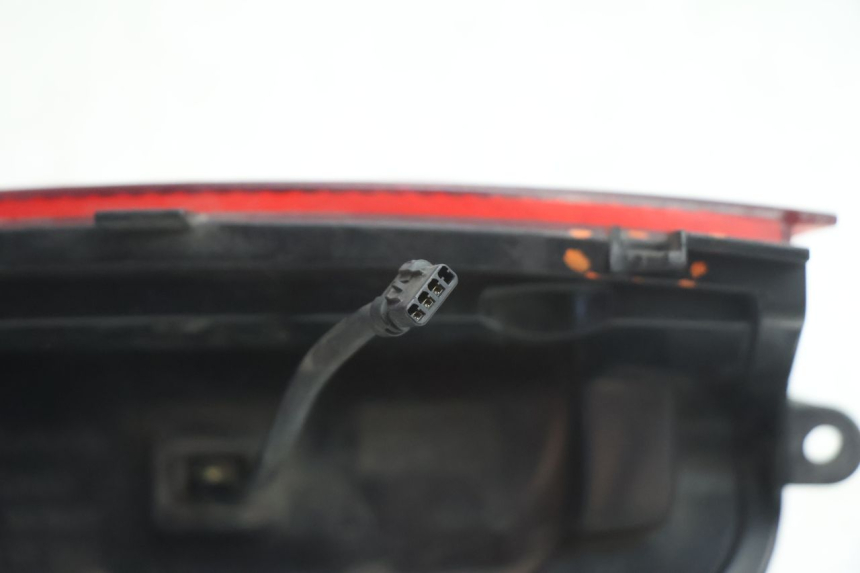 photo de LUZ TRASEIRA GILERA GP 800 (2007 - 2013) - Vista de perto